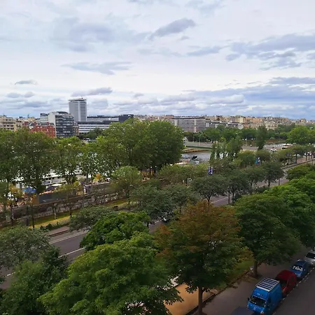 Daire Near Eiffel Tower, Seine View Paris